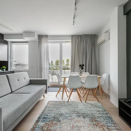 New Praga Urban Modern By Bookinghost * Varšava